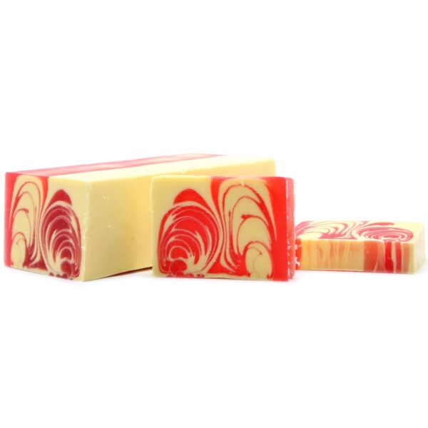 Ručne vyrobené mydlo – Jahoda, 115 g – Obrázok 3